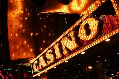 Live Sic Bo dealer at gobets login studio with three dice and betting layout